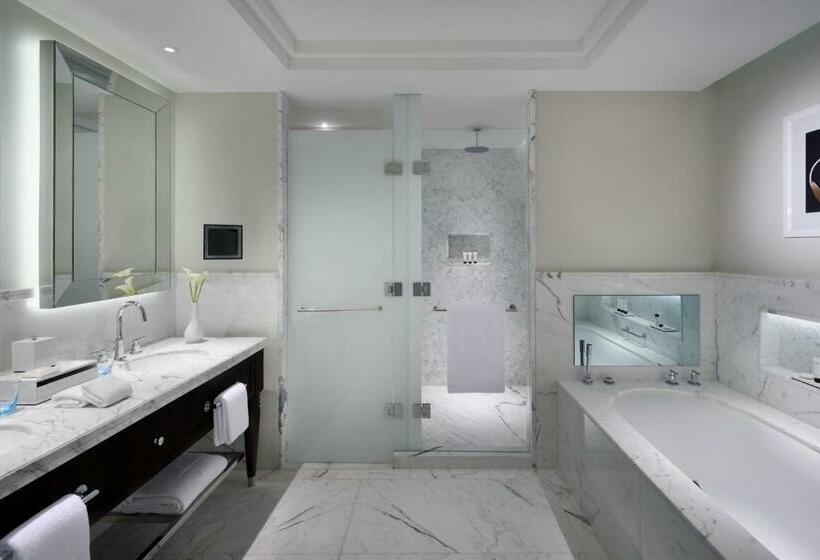 Люкс Клуб, Kempinski The Boulevard Dubai