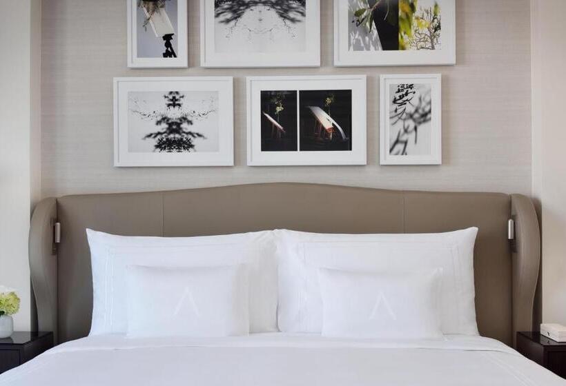 Premium room with view, Kempinski The Boulevard Dubai