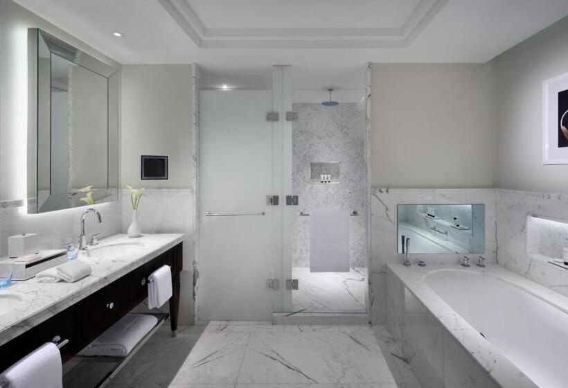 اتاق کلوب با چشم‌انداز, Kempinski The Boulevard Dubai