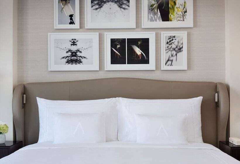 Premium room with view, Kempinski The Boulevard Dubai