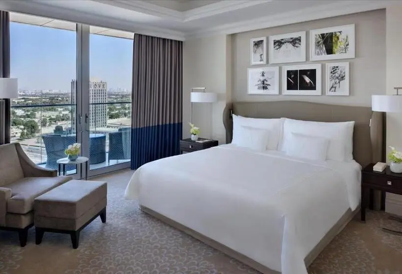 Club Room King Bed, Kempinski The Boulevard Dubai