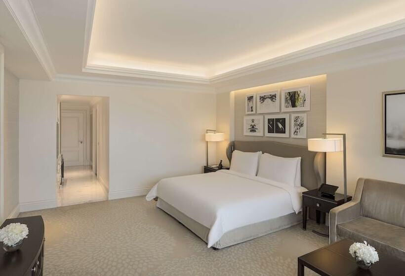 Номер Deluxe, Kempinski The Boulevard Dubai