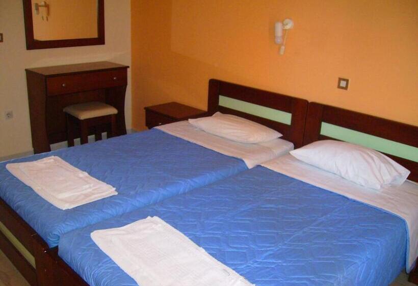 标准工作室, Aggelos Family