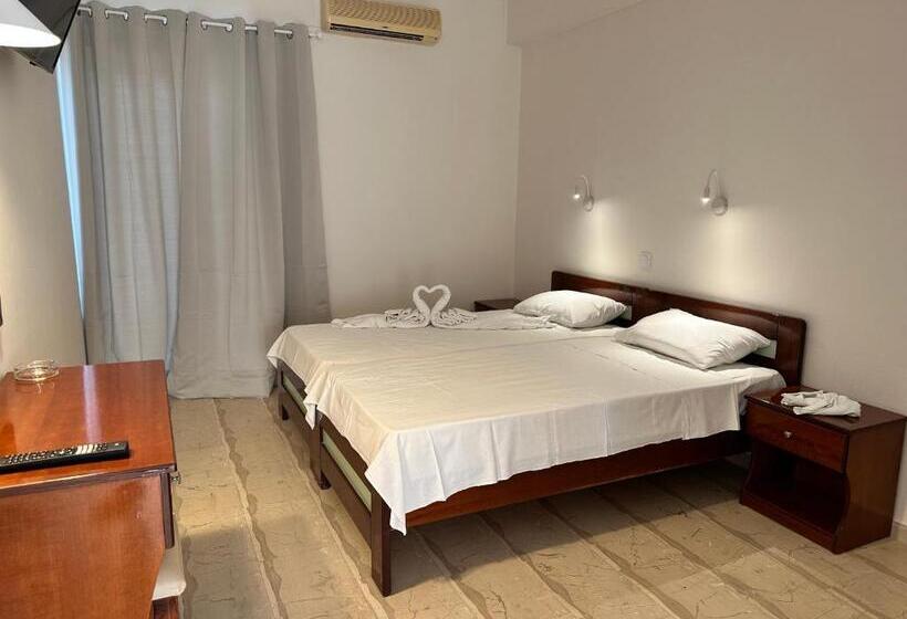 高级工作室, Aggelos Family