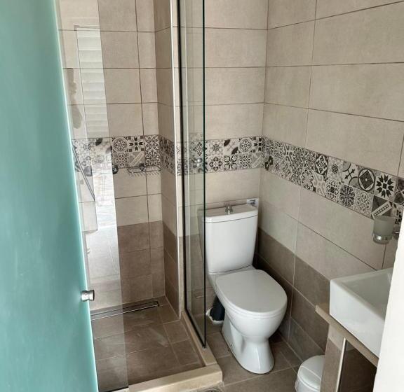 高级工作室, Aggelos Family