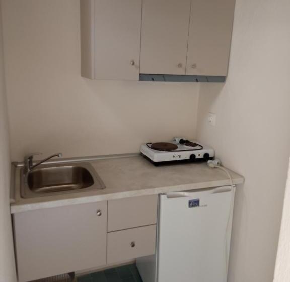 高级工作室, Aggelos Family