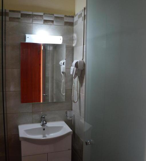 高级工作室, Aggelos Family