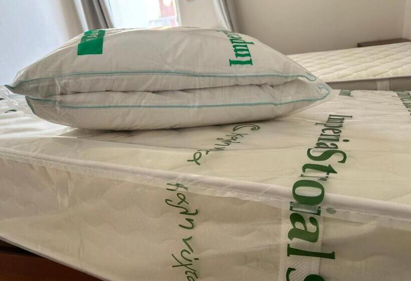 高级工作室, Aggelos Family