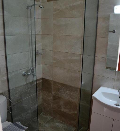 高级工作室, Aggelos Family