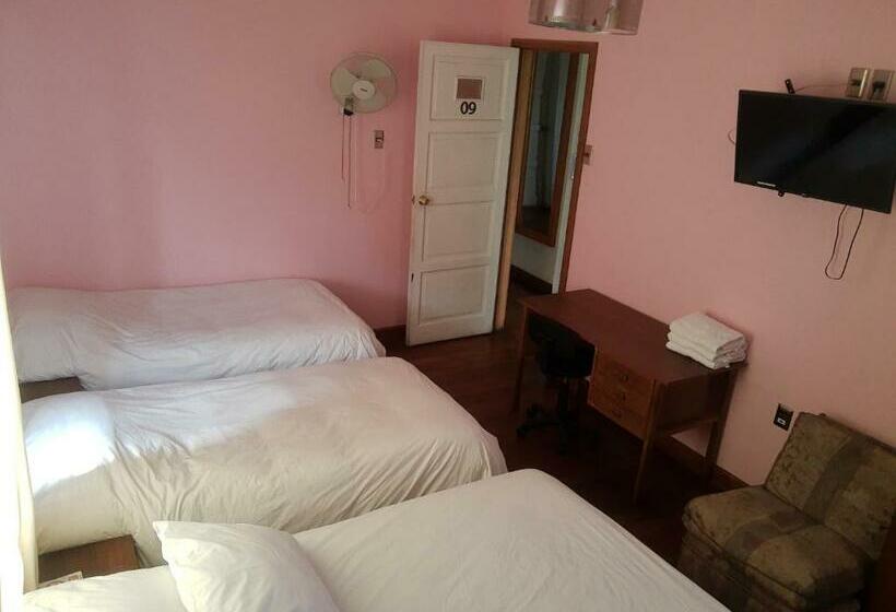 חדר סטנדרט לשלושה, Cordillera