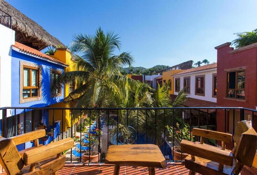 סוויטת ג'וניור עם מרפסת, Casa Lotería  Pueblito Sayulita  Colorful, Family And Relax Experience With Private Parking And Pool
