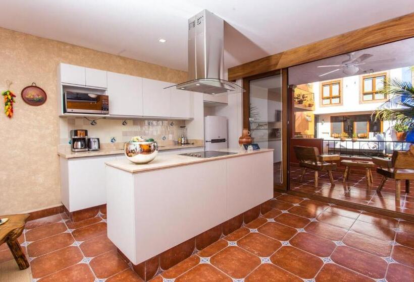 マスタースイートルーム, Casa Lotería  Pueblito Sayulita  Colorful, Family And Relax Experience With Private Parking And Pool