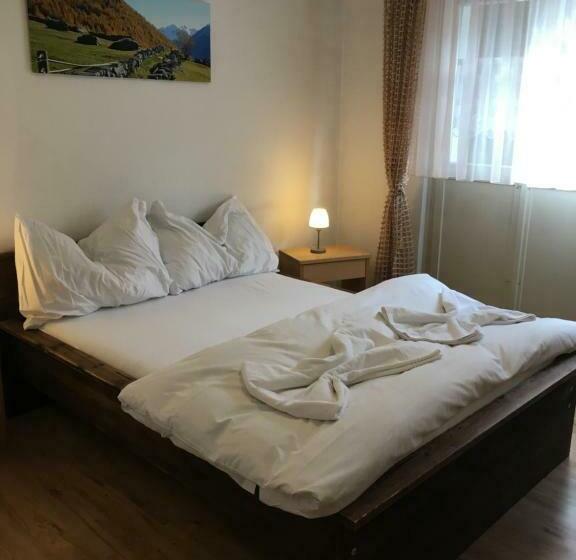 חדר סטנדרט חדר אמבטיה משותף, Gasthaus   Restaurant Simplon Va Hie