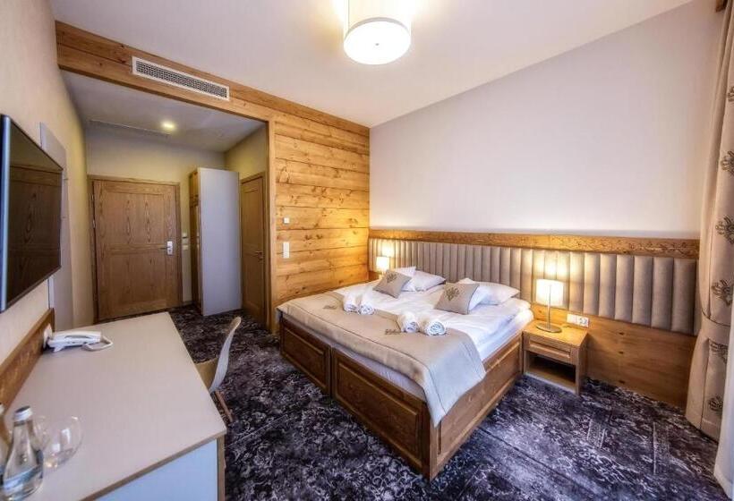 バルコニー付きスタンダードルーム, Gold