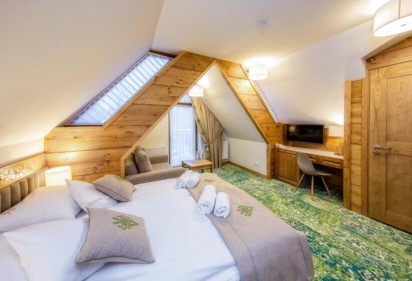 バルコニー付きデラックスルーム, Gold