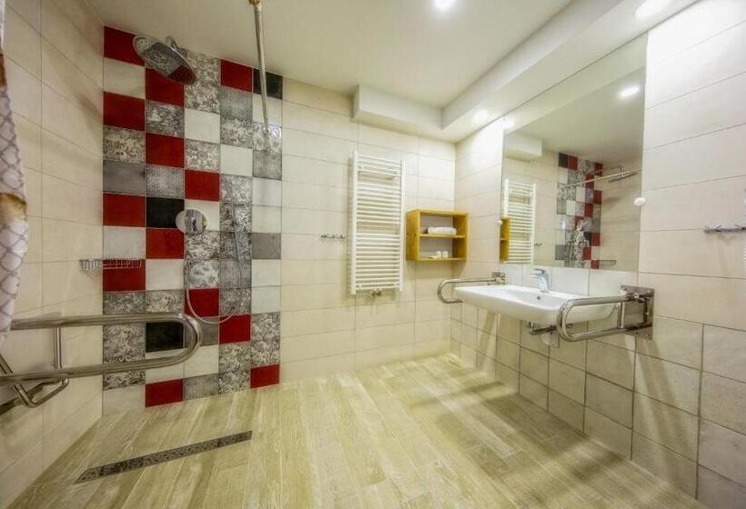 エコノミールーム, Gold