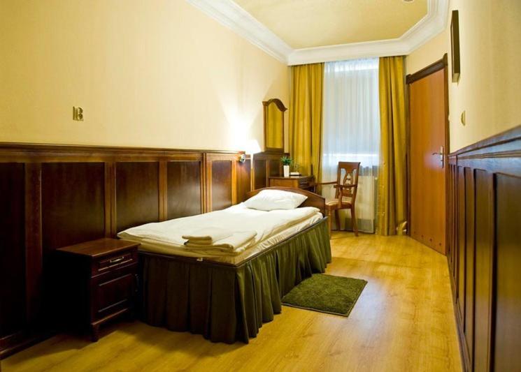 标准单人间, Kresowianka