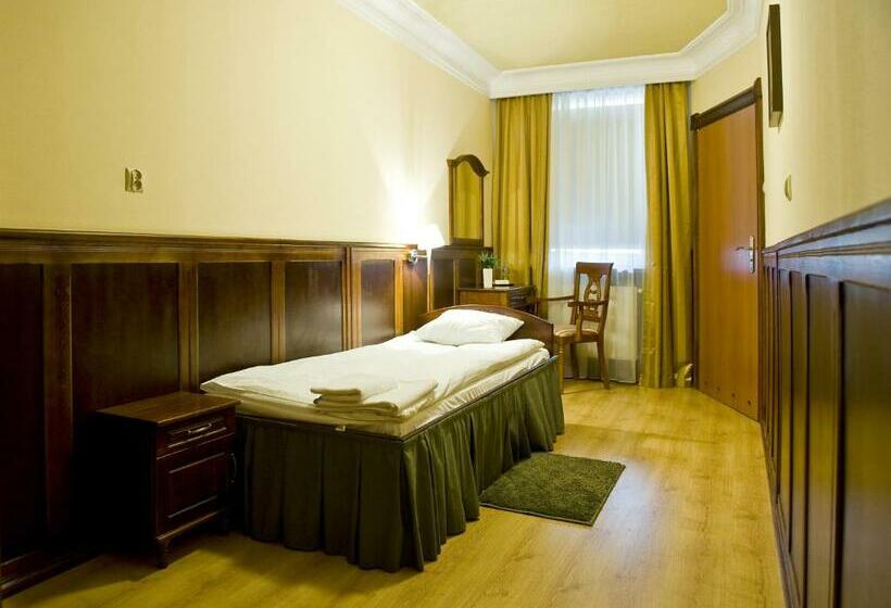 标准单人间, Kresowianka