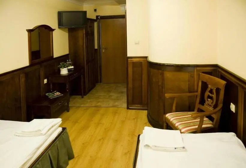 اتاق استاندارد سه نفره, Kresowianka