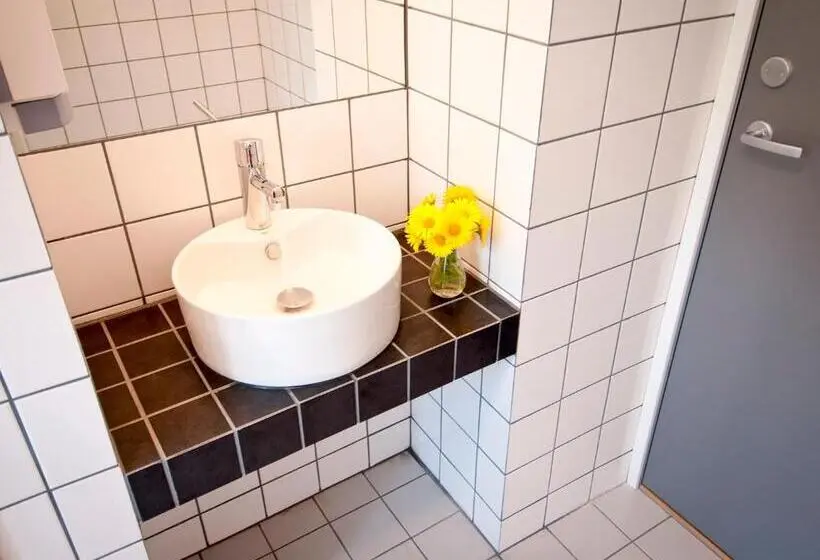 Standard-huone Jaettu Kylpyhuone, Lofoten Sommerhotell Og Vandrerhjem