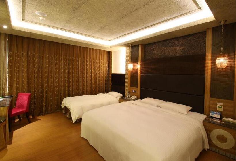 اتاق استاندارد سه نفره, R7