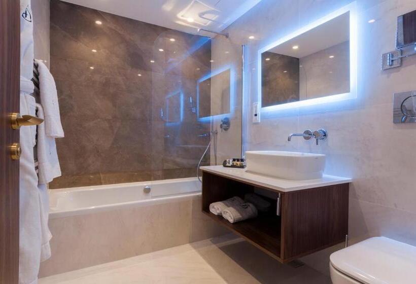 اتاق لوکس با وان آب گرم, The Duke Boutique