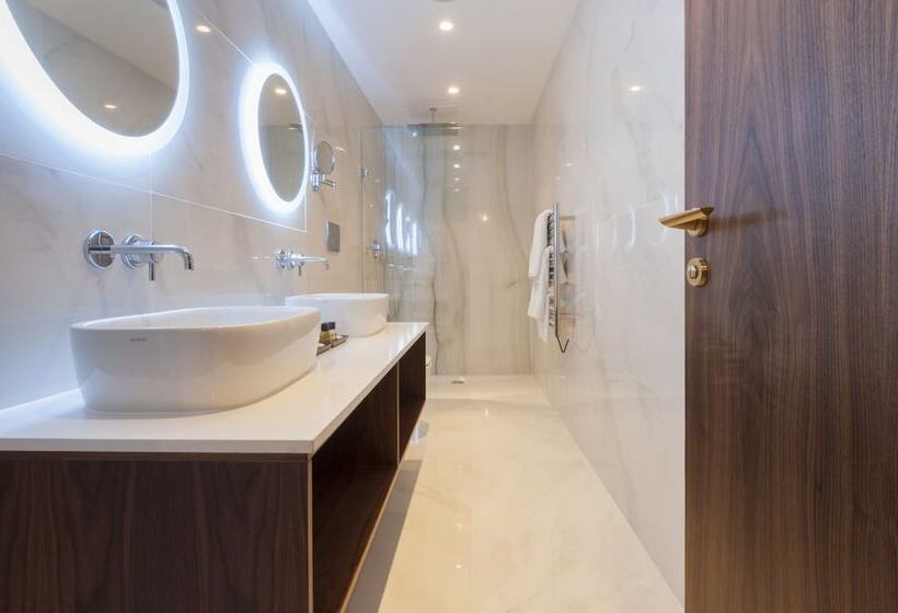 سوئیت پرزیدنت, The Duke Boutique