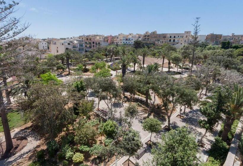 اتاق سوپریور با چشم‌انداز باغ, The Duke Boutique