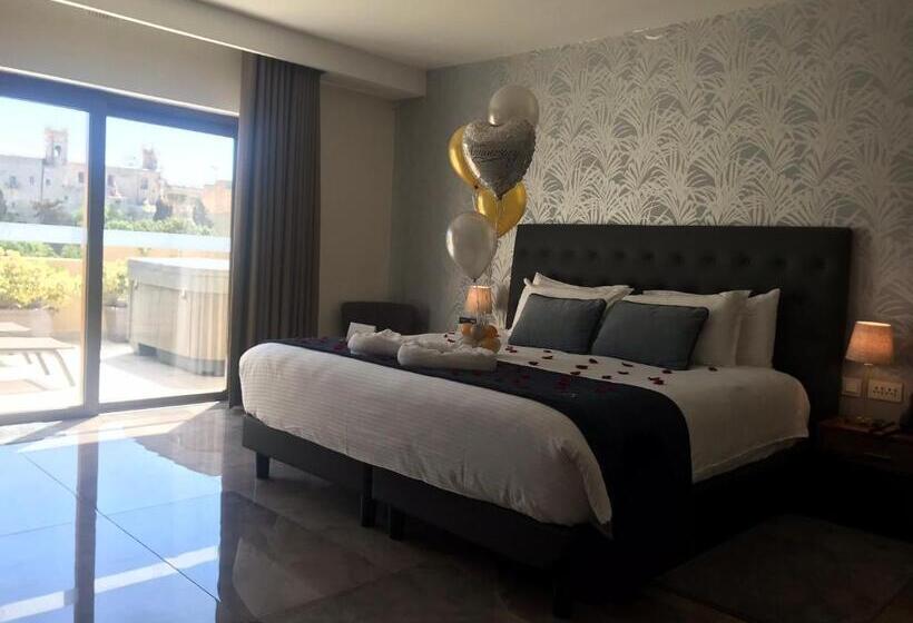 اتاق لوکس با وان آب گرم, The Duke Boutique