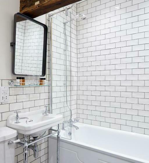 스탠다드 싱글 룸, The Priory