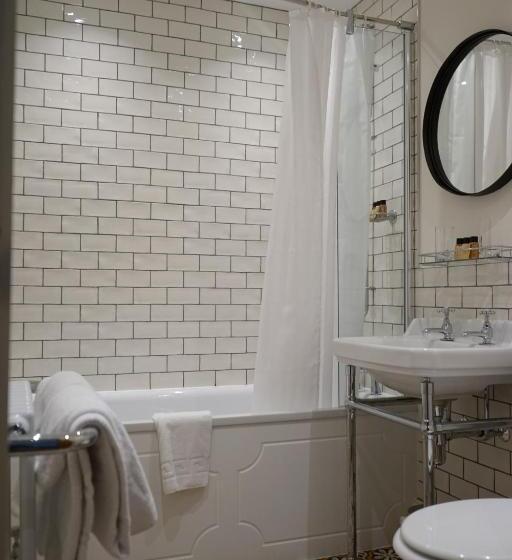 스탠다드 룸, The Priory