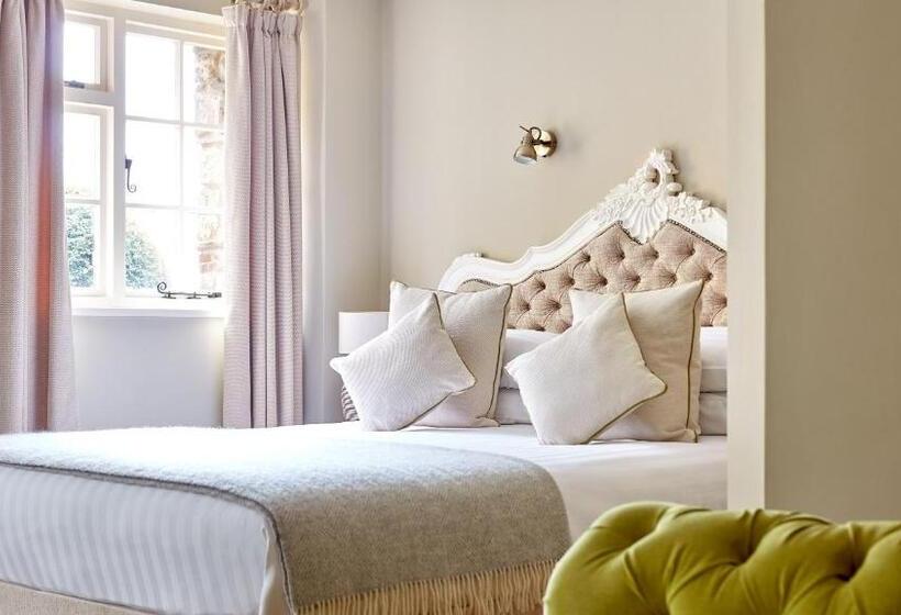 스탠다드 룸, The Priory