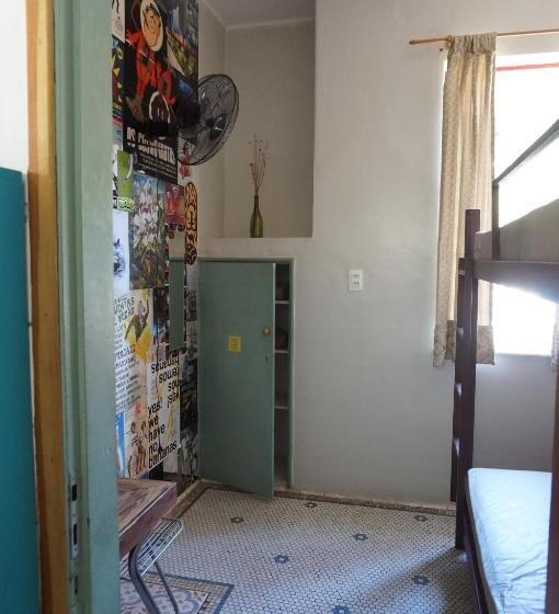 اتاق استاندارد با سرویس بهداشتی مشترک, Mambembe Hostel