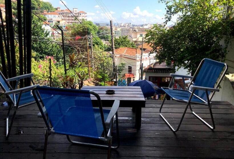 سوییت, Mambembe Hostel