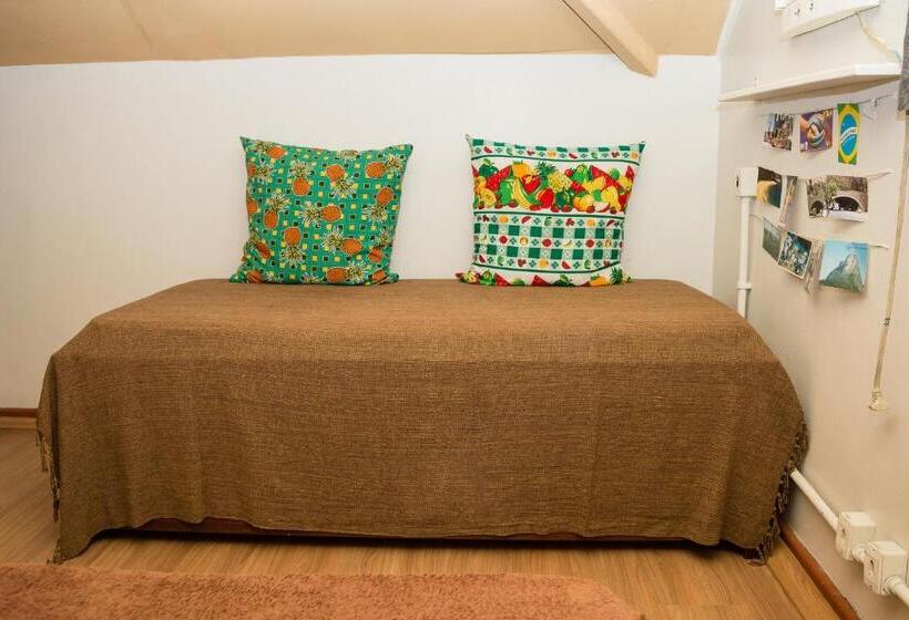 اتاق استاندارد با چشم‌انداز شهر, Mambembe Hostel