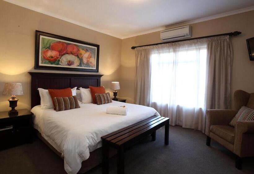 Семейный Номер Совместный Санузел, Celtis Country Lodge & Restaurant