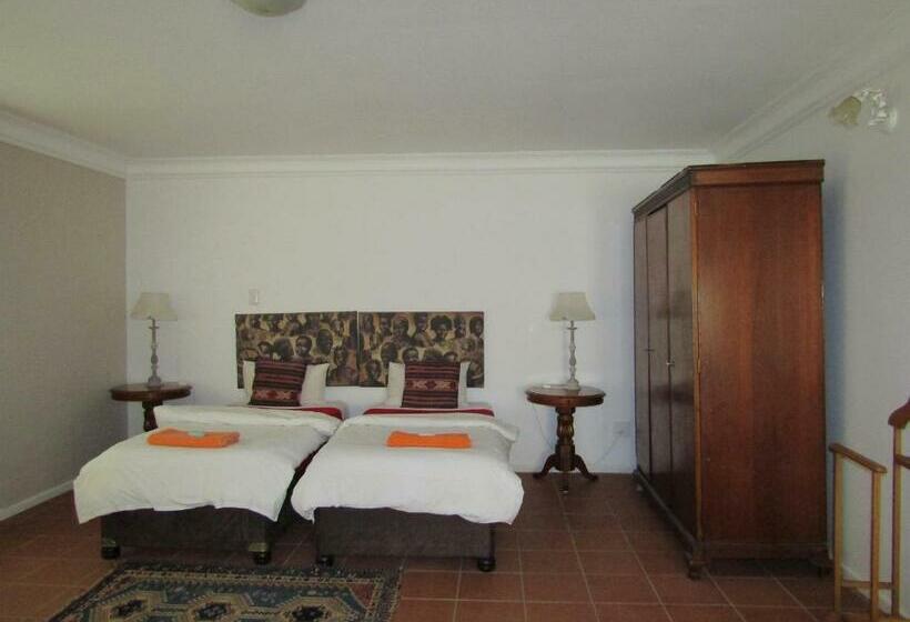 غرفة عائلية, Sugar Hill Manor