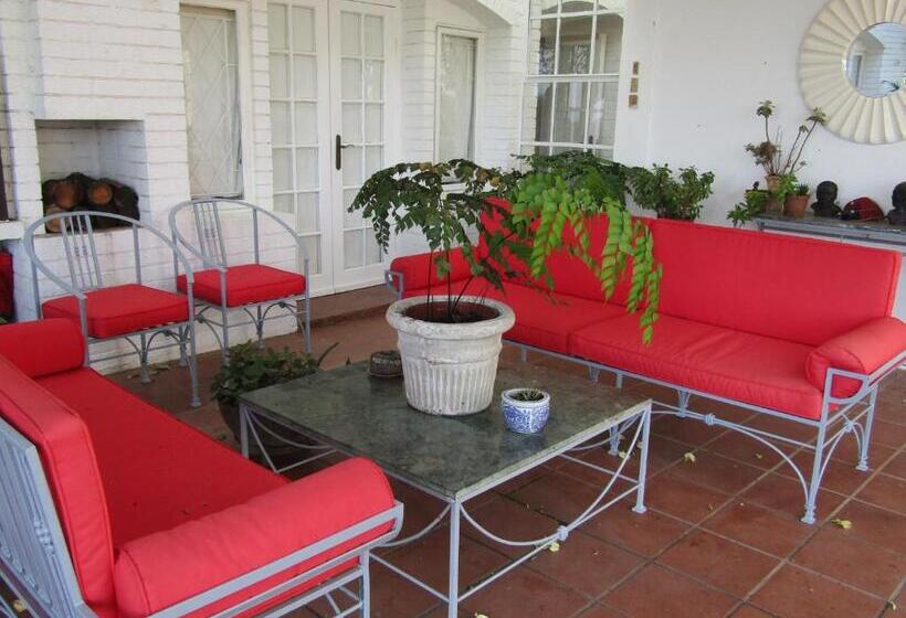 غرفة قياسية, Sugar Hill Manor