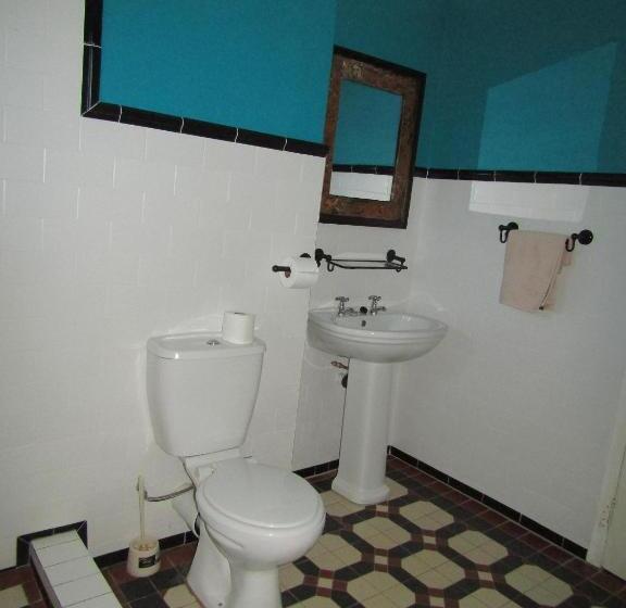 غرفة قياسية, Sugar Hill Manor