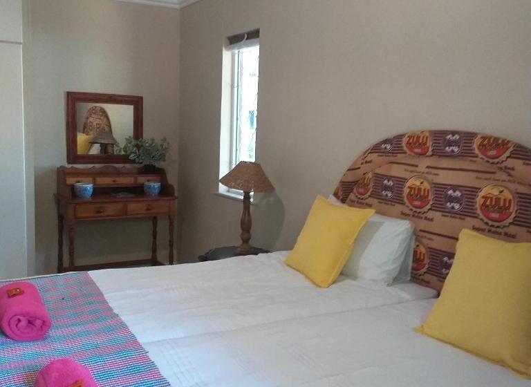 غرفة عائلية, Sugar Hill Manor