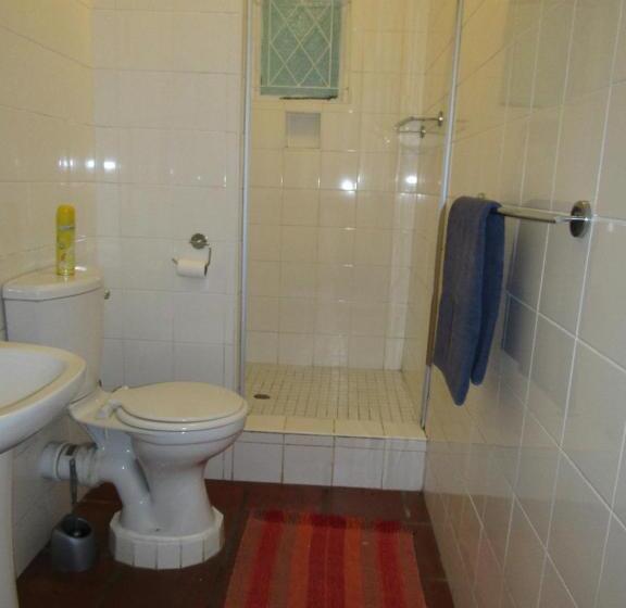 غرفة قياسية ثلاثية, Sugar Hill Manor