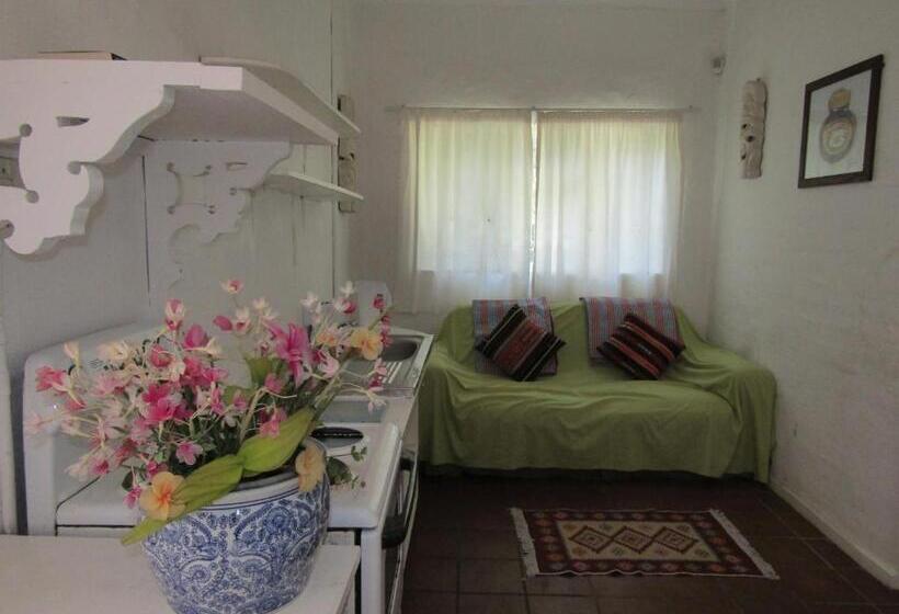 غرفة عائلية, Sugar Hill Manor