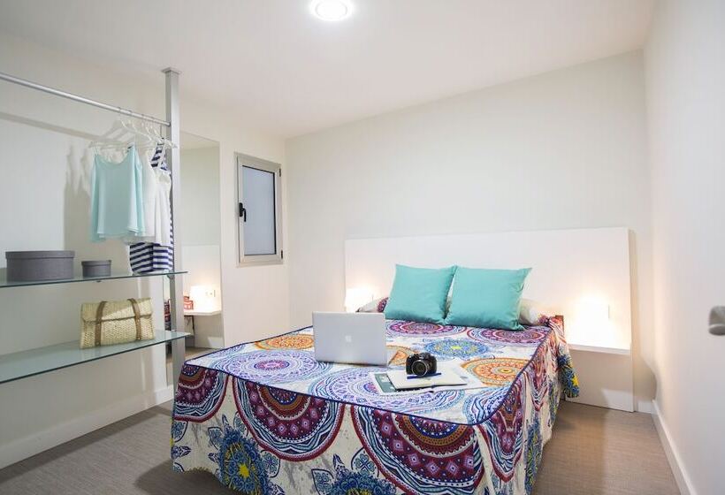 Люкс Сеньор, Valentina Beach