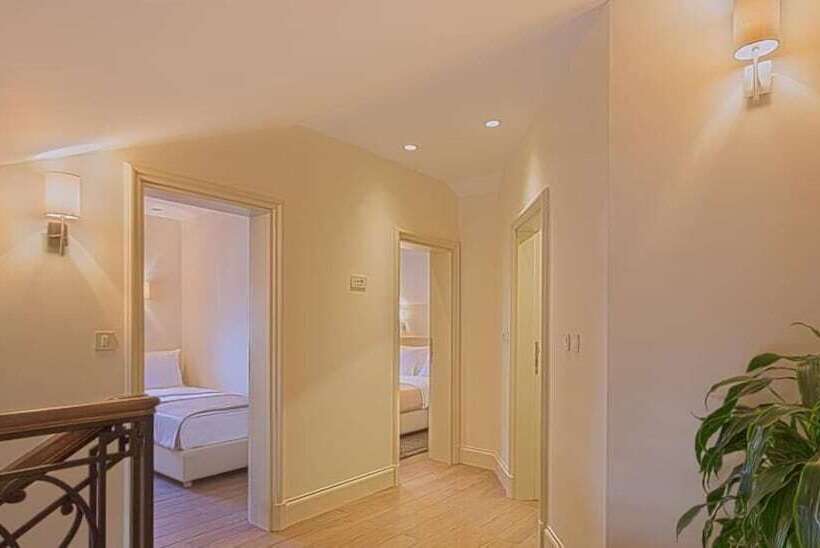 2 Bedroom Deluxe Apartment Sea View, Aparthotel Villa Aria