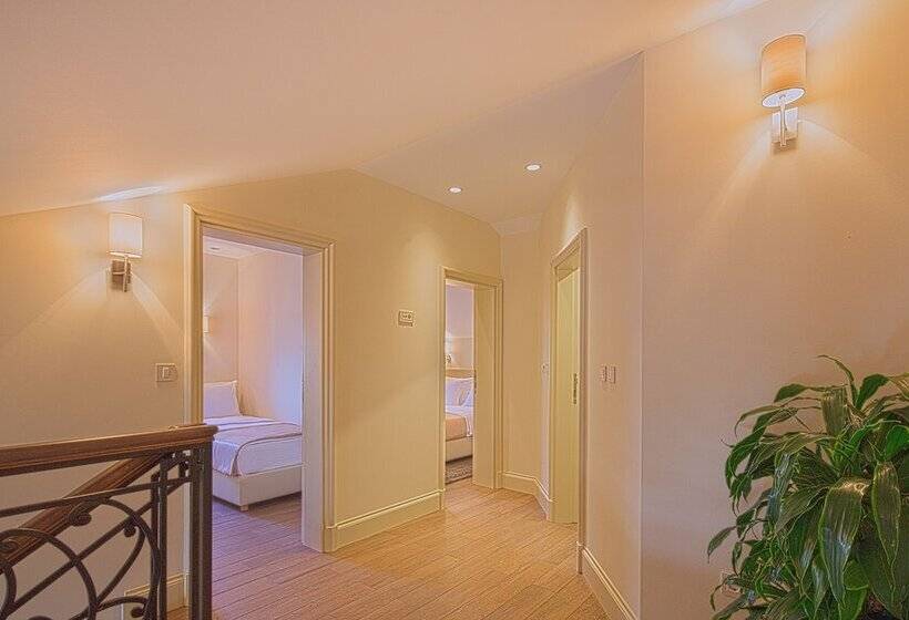 2 Bedroom Deluxe Apartment Sea View, Aparthotel Villa Aria