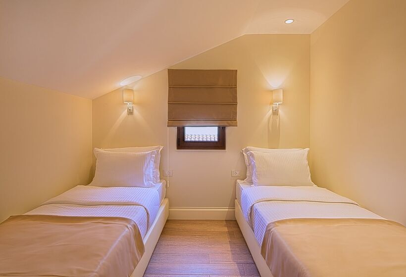 2 Bedroom Deluxe Apartment Sea View, Aparthotel Villa Aria