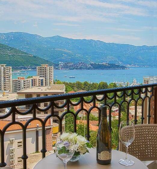 استودیوی استاندارد با چشم‌انداز دریا, Aparthotel Villa Aria