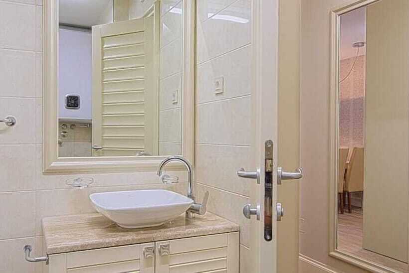 2 Bedroom Deluxe Apartment Sea View, Aparthotel Villa Aria