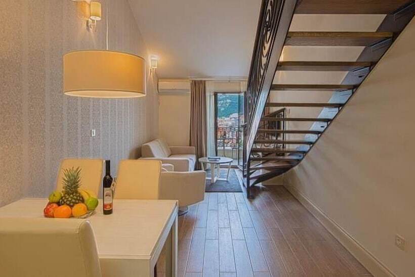 2 Bedroom Deluxe Apartment Sea View, Aparthotel Villa Aria