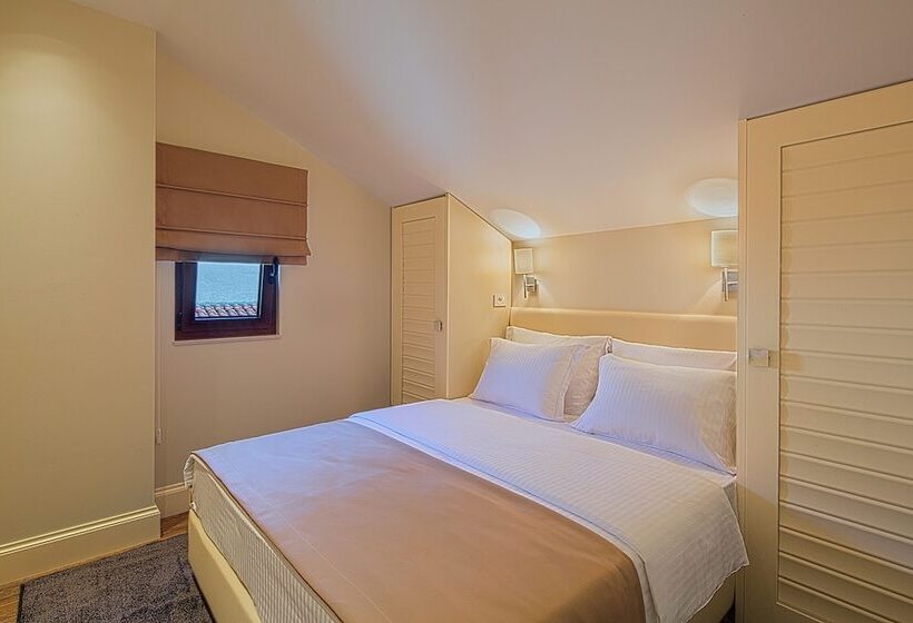 2 Bedroom Deluxe Apartment Sea View, Aparthotel Villa Aria